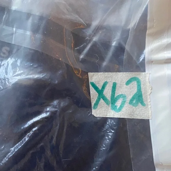 NWT Fabletics Vital Scrub Top Navy L X62 - Picture 6 of 6